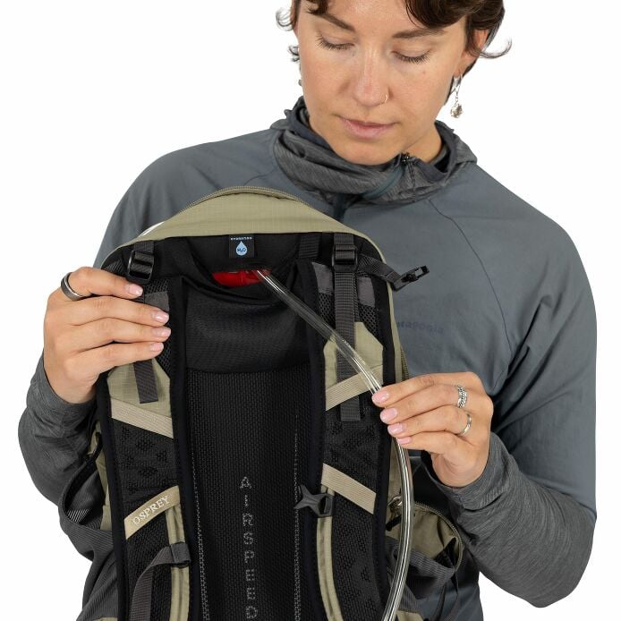 Hikelite™ 18 Hiking Backpack - US 9016