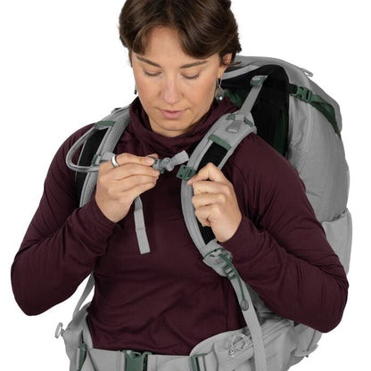 Mira™ 34 Hiking Hydration Backpack - US 8749